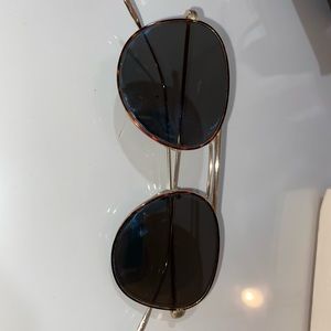 Oliver Peoples Aviator Sunglasses with case